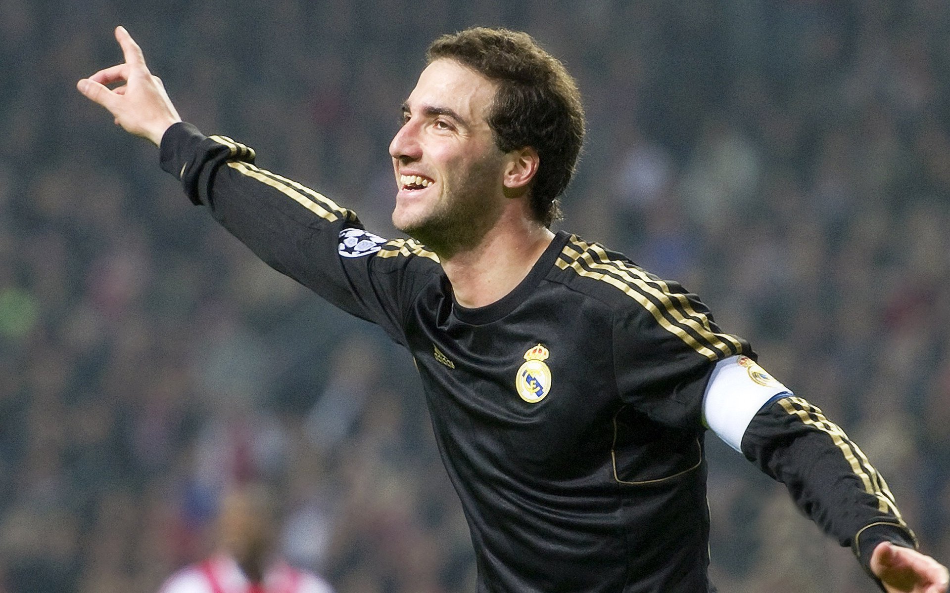 基耶萨的圣西罗狂想曲，当意大利利刃刺穿克罗地亚的叹息之墙