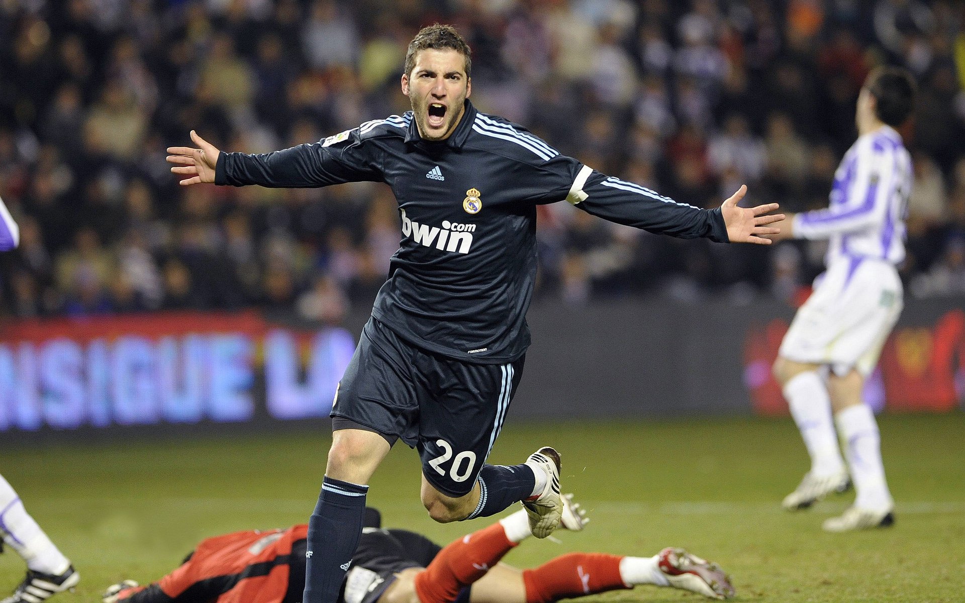 勇士封锁公牛，哈利伯顿接管比赛，新一代控卫之神的崛起